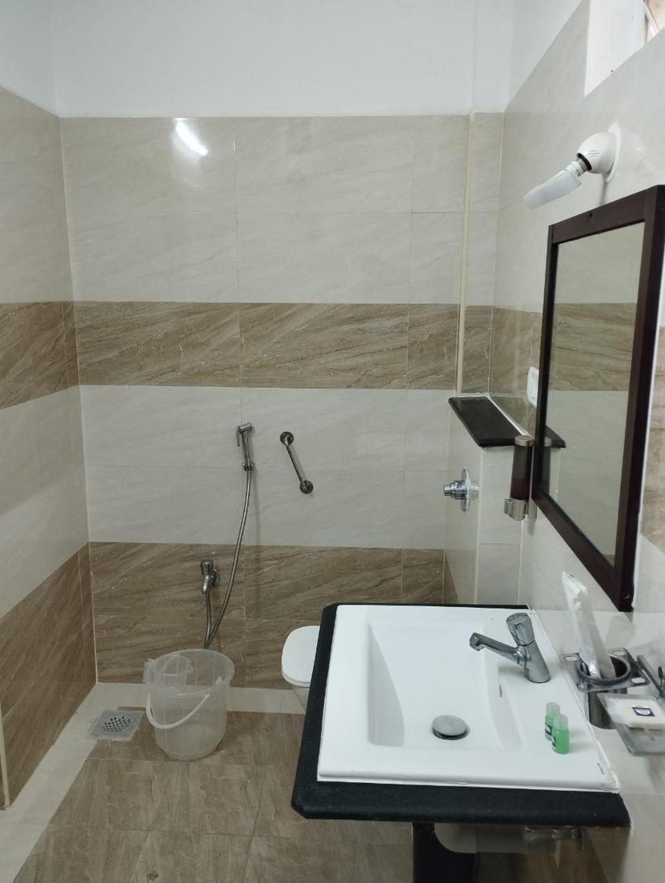 Annai Residency Hotel Vellore Kültér fotó