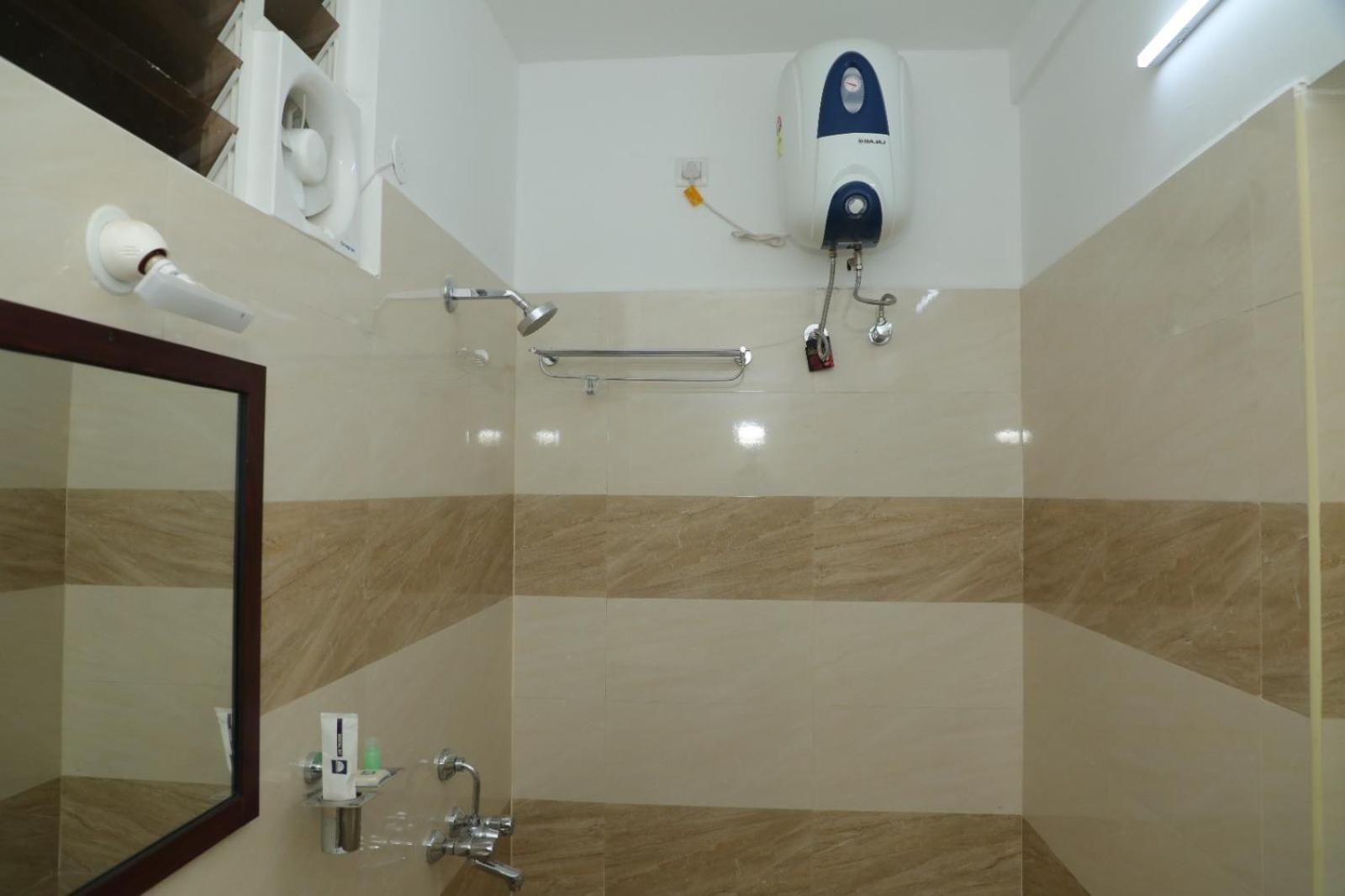 Annai Residency Hotel Vellore Kültér fotó